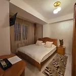 Melly\'S Apartment Summerland